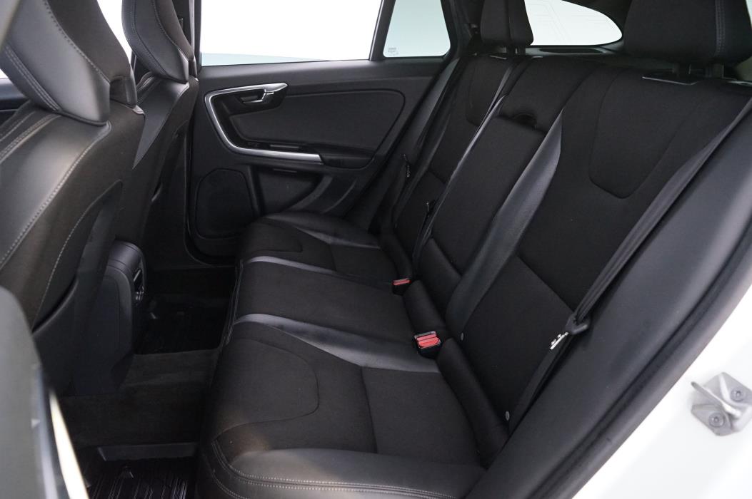 Volvo V60 Cross Country 2016