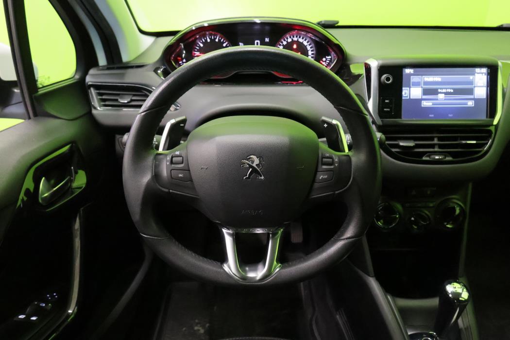 Peugeot 208 2015