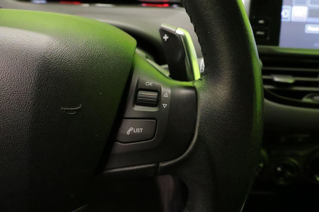 Peugeot 208 2015