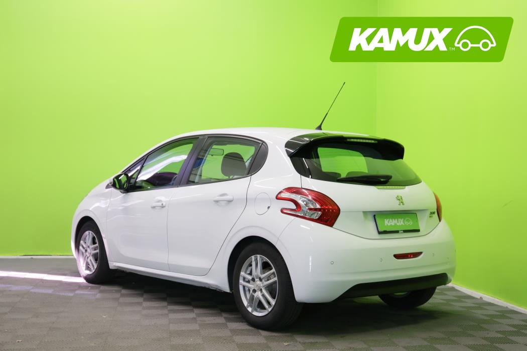 Peugeot 208 2015