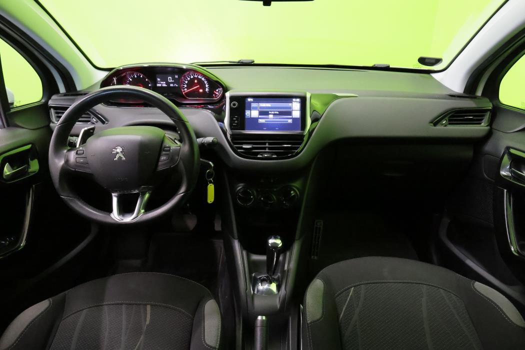 Peugeot 208 2015