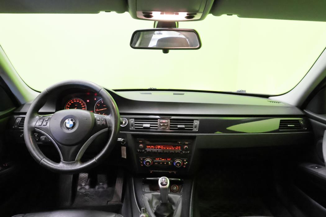 BMW 320 2009