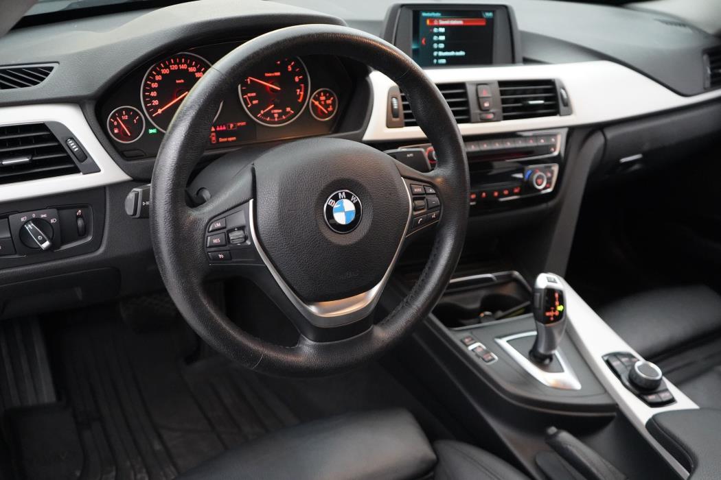BMW 318 2018