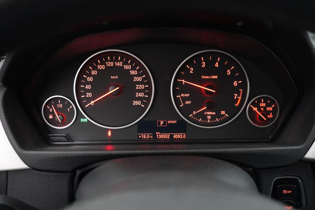 BMW 318 2018