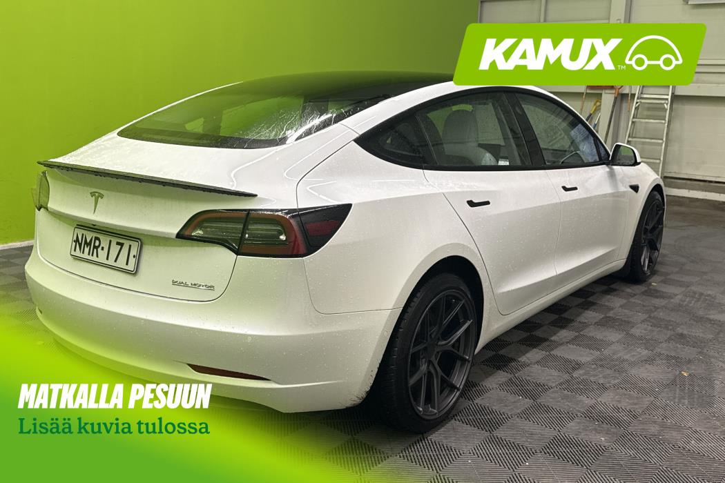 Tesla Model 3 2022