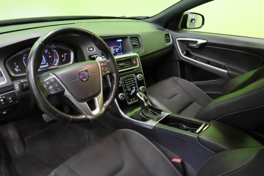 Volvo V60 Cross Country 2016