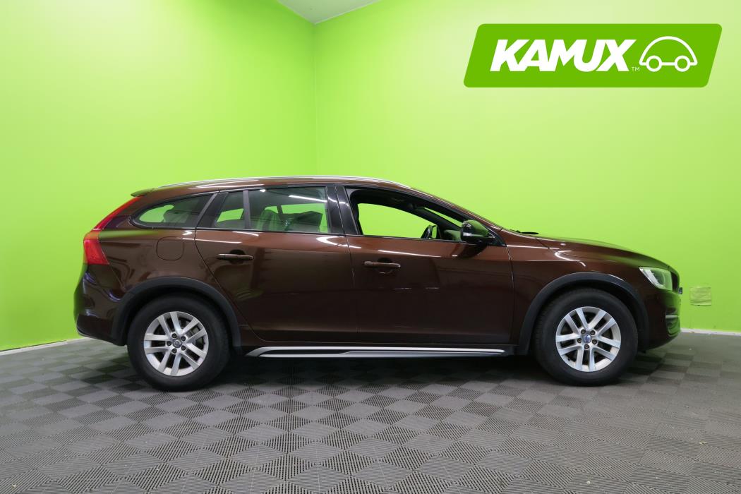 Volvo V60 Cross Country 2016