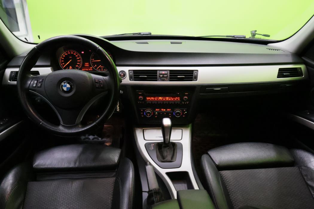 BMW 320 2011