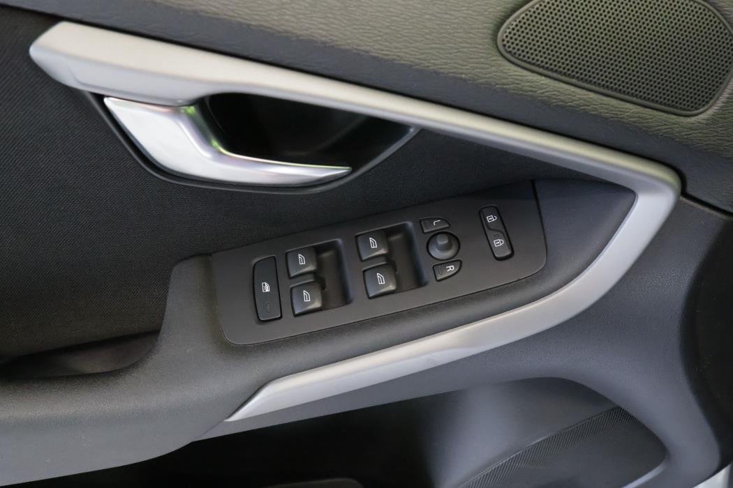 Volvo V40 Cross Country 2014