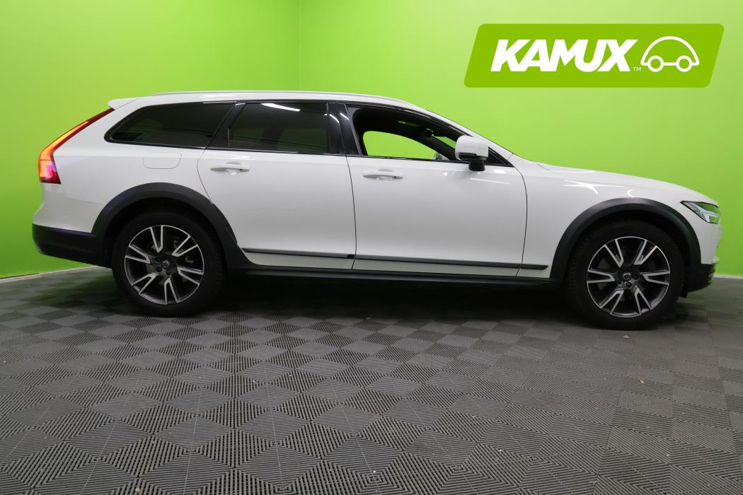 Volvo V90 Cross Country 2017