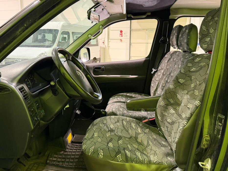 Toyota Hiace 2011