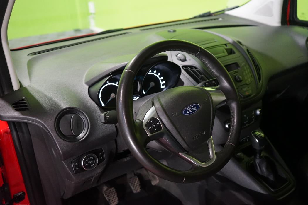 Ford Transit Courier 2021