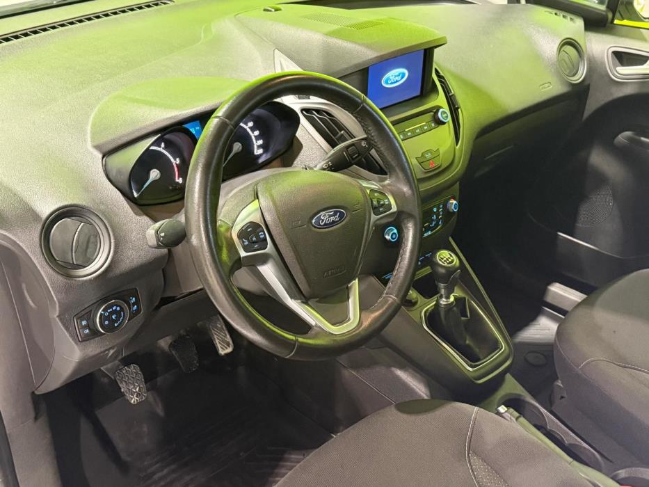 Ford Transit Courier 2021