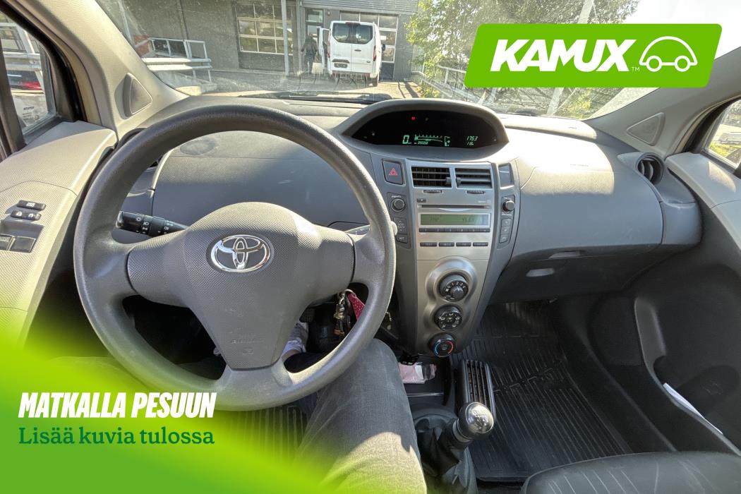 Toyota Yaris 2011