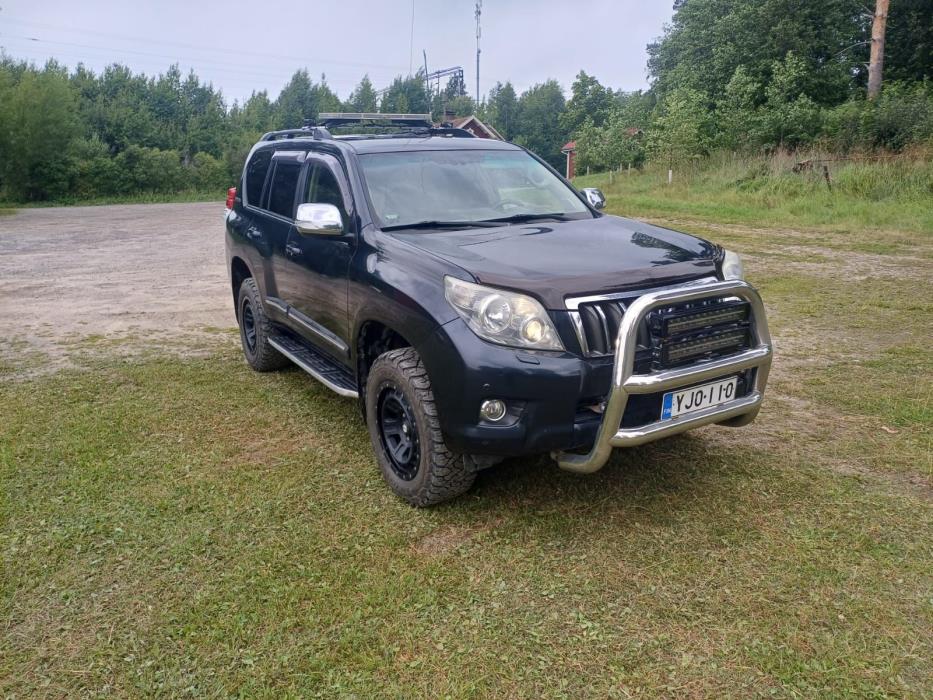 Toyota Land Cruiser 2011
