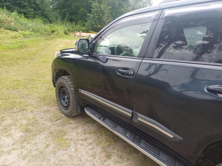 Toyota Land Cruiser 2011