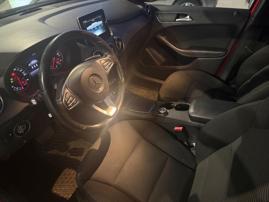 Mercedes-Benz B 2015