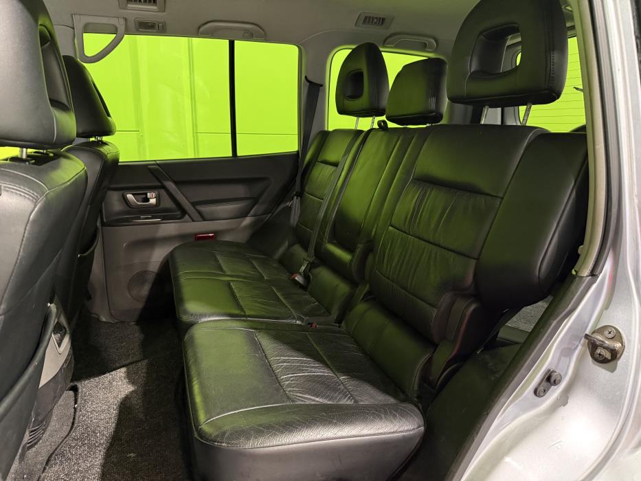 Mitsubishi Pajero 2004