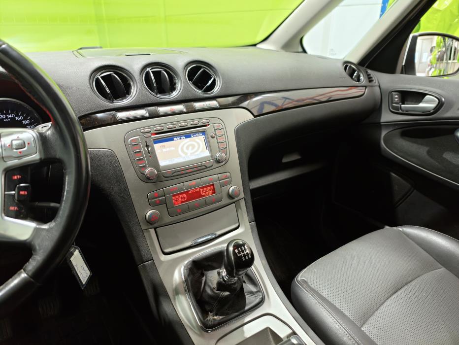 Ford Galaxy 2010