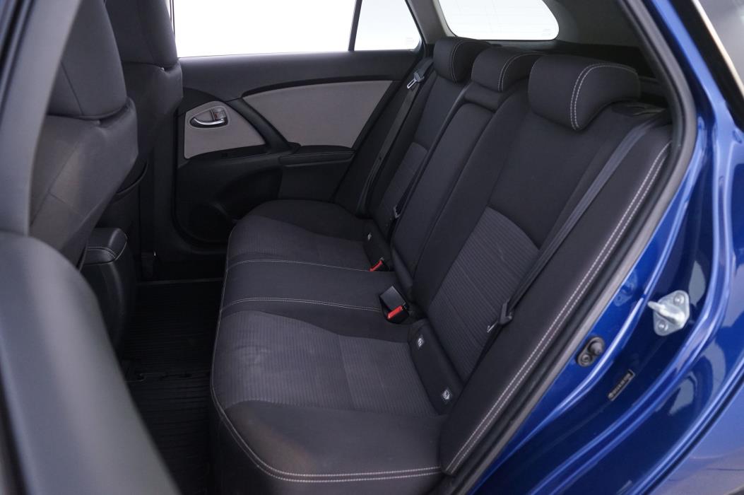 Toyota Avensis 2015