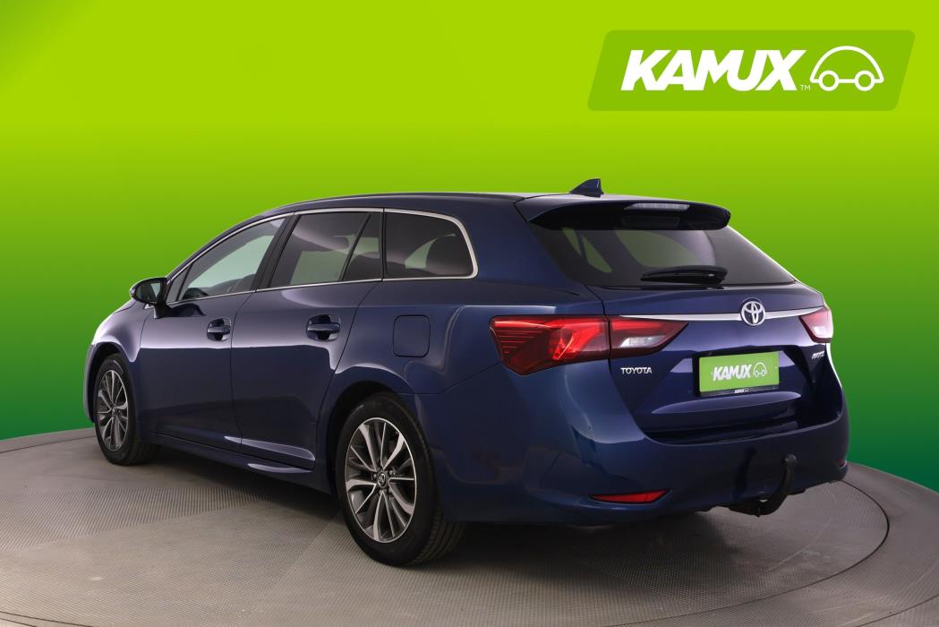 Toyota Avensis 2015