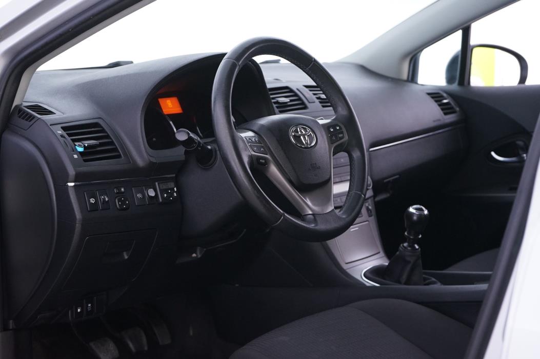 Toyota Avensis 2010