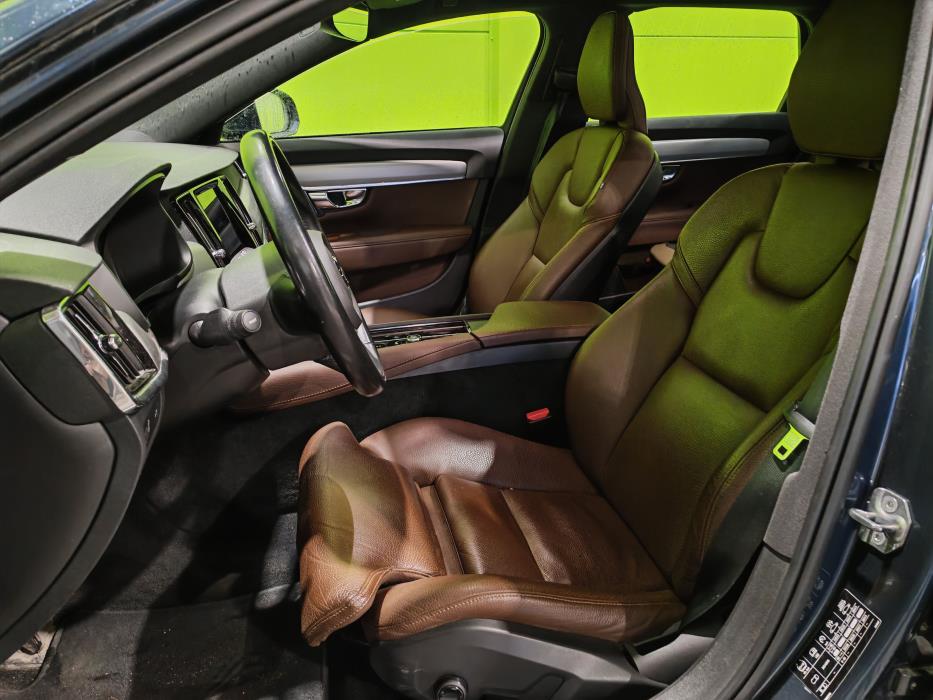 Volvo V90 2021