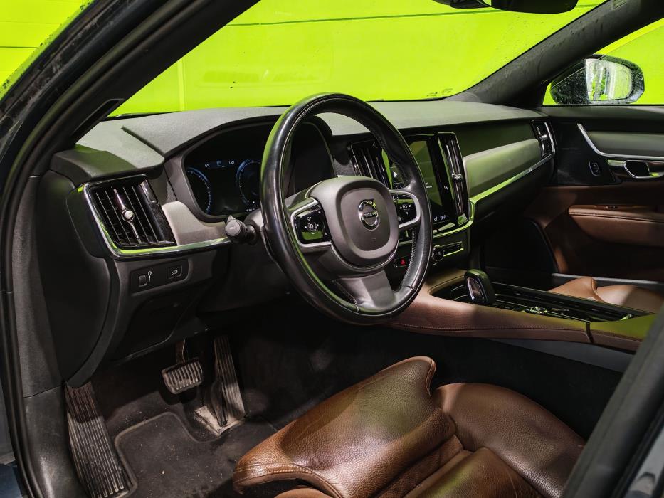 Volvo V90 2021