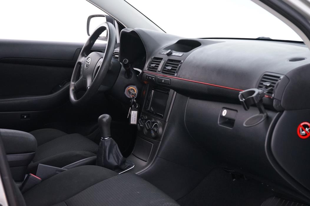 Toyota Avensis 2003