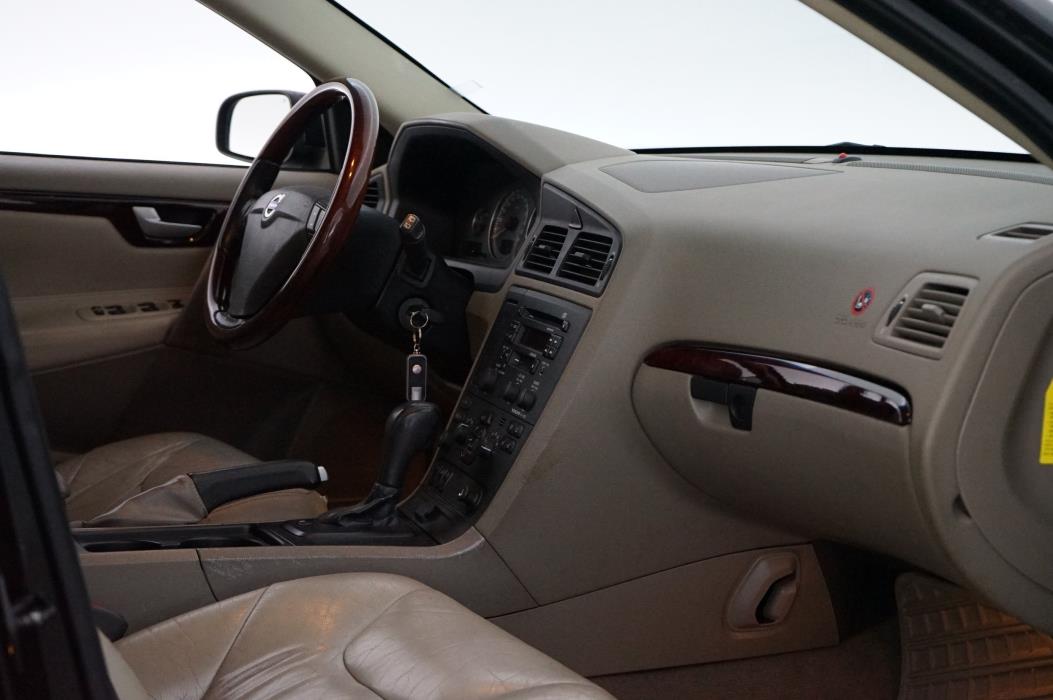 Volvo V70 2004