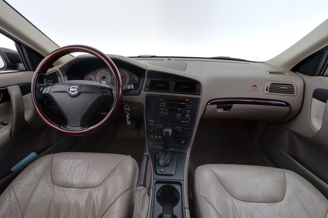 Volvo V70 2004