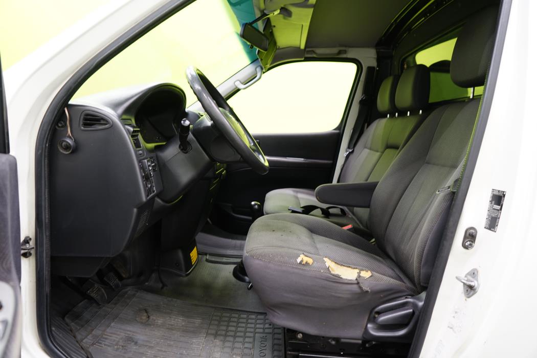 Toyota Hiace 2011