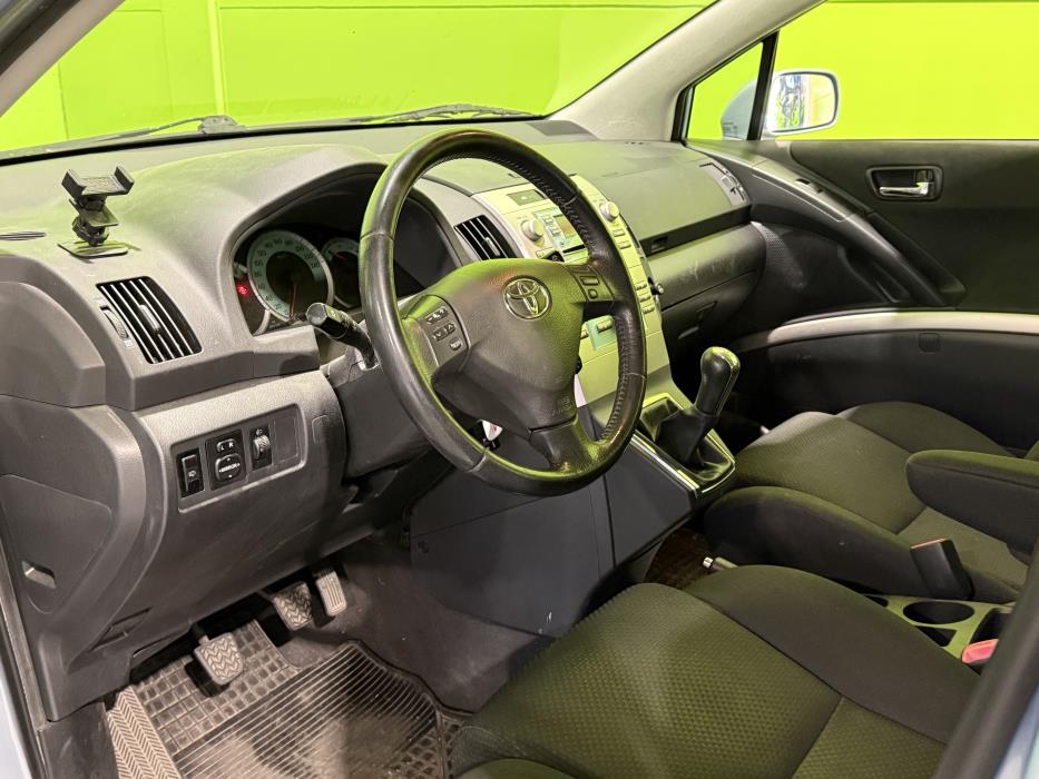 Toyota Corolla Verso 2005