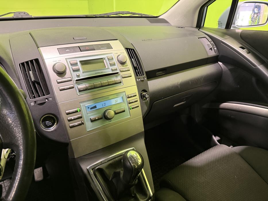 Toyota Corolla Verso 2005