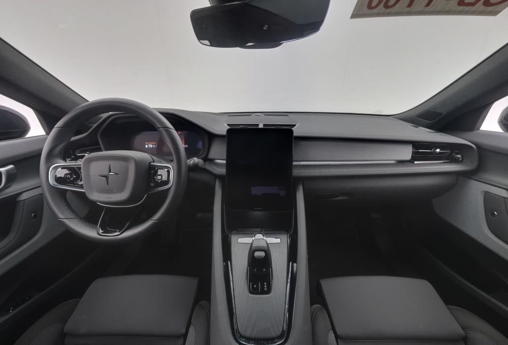 Polestar 2 2025