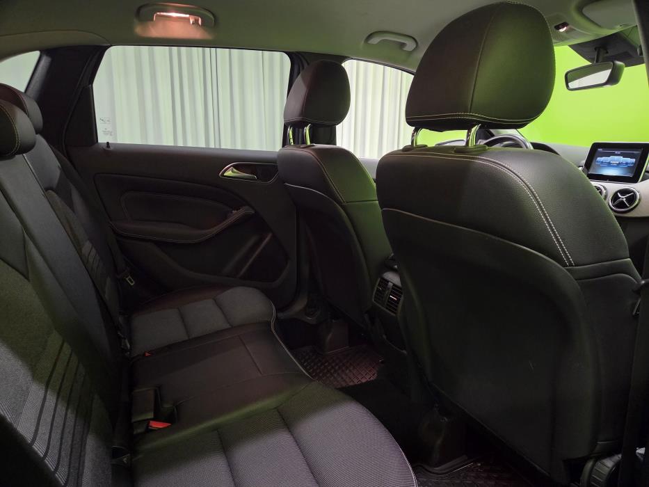 Mercedes-Benz B 2015