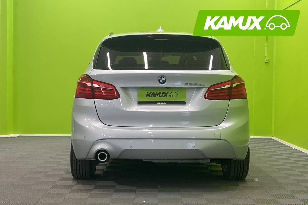 BMW 225 2019