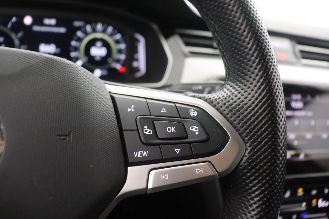 Volkswagen Passat 2023