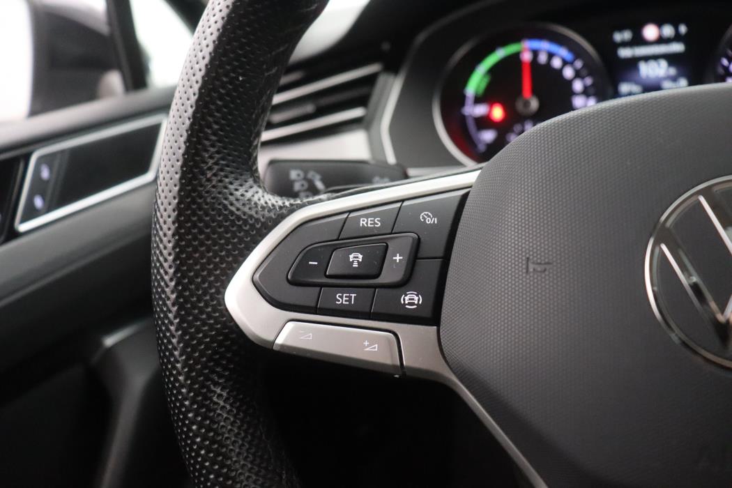 Volkswagen Passat 2023