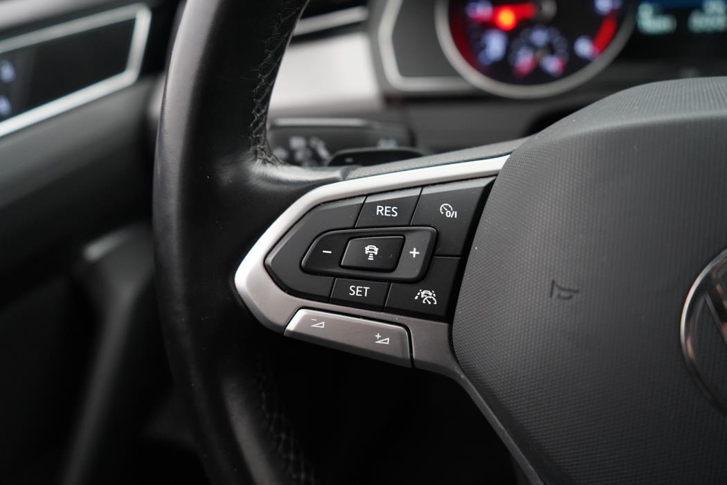 Volkswagen Passat 2023