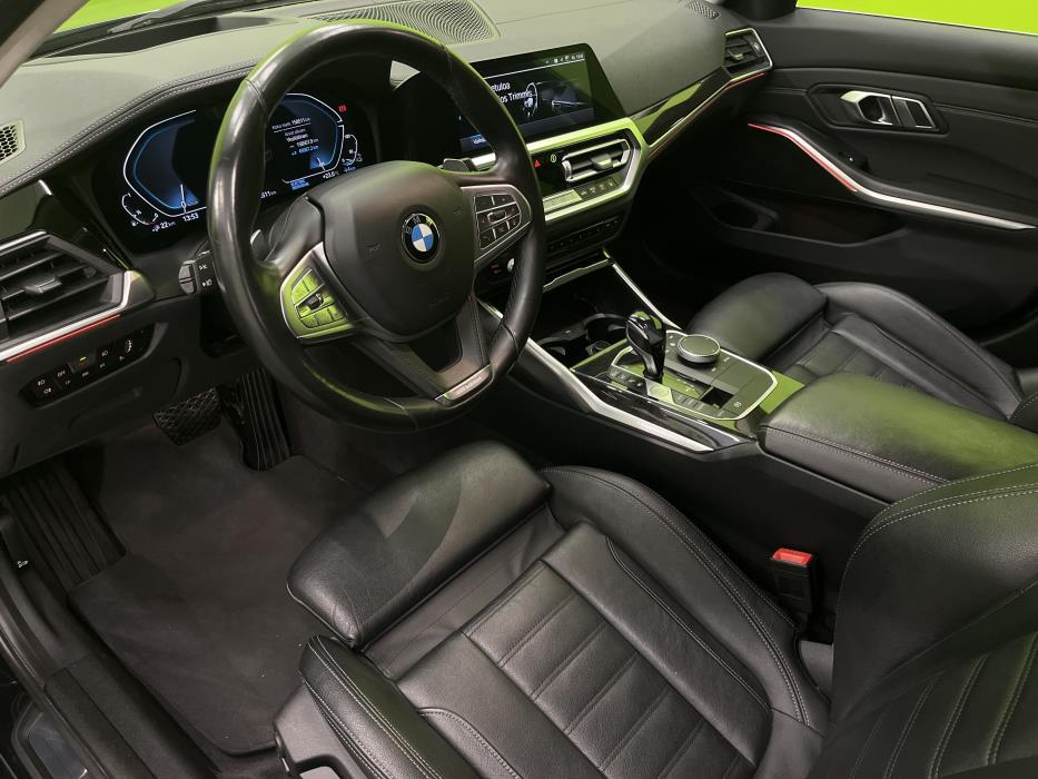 BMW 330 2021