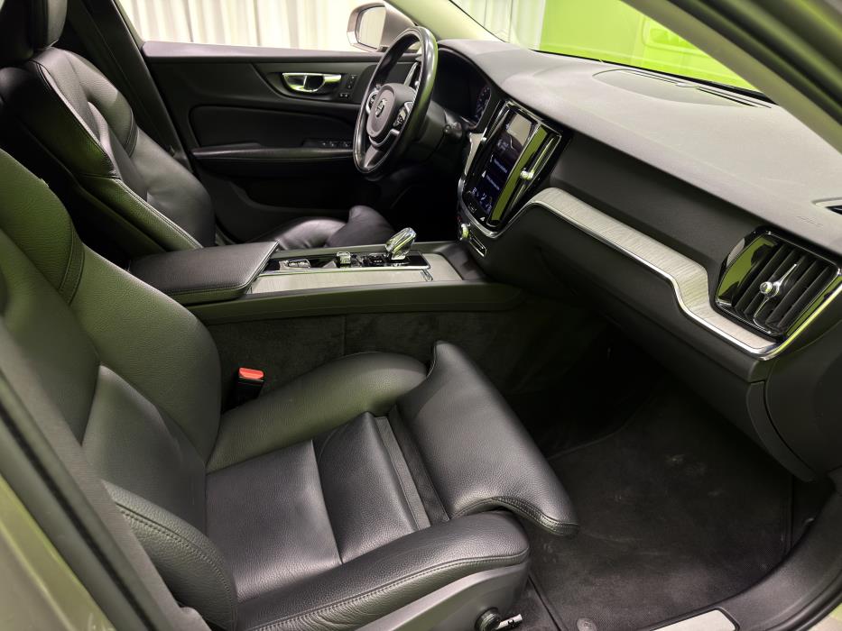 Volvo V60 2022