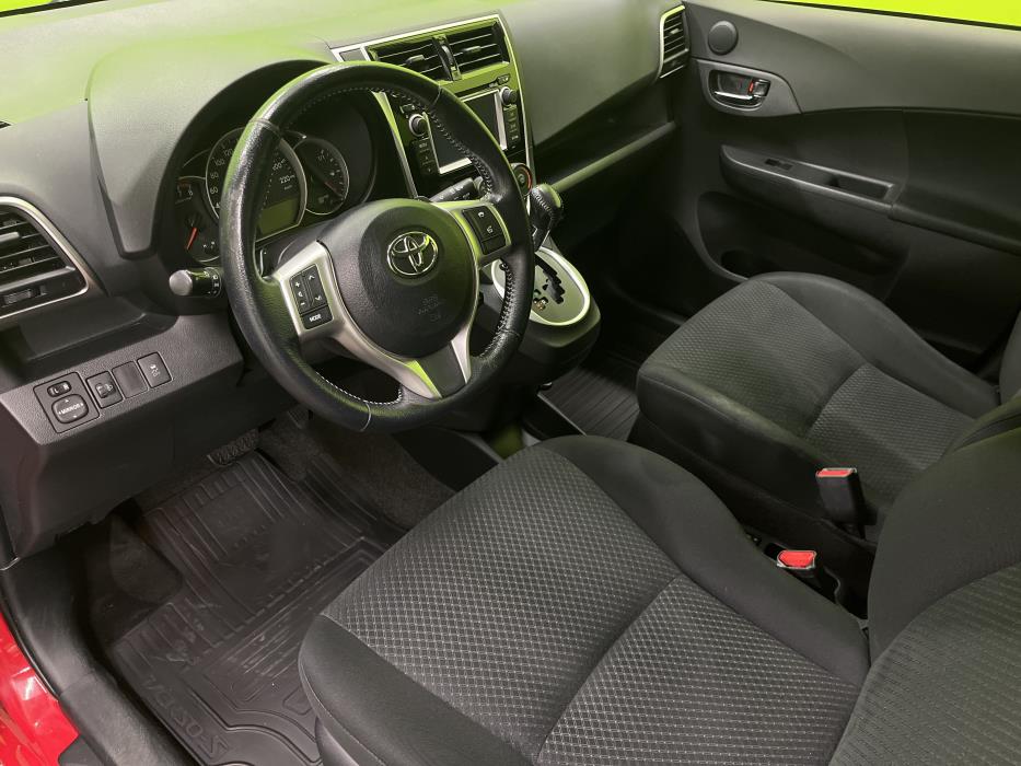 Toyota Verso-S 2014