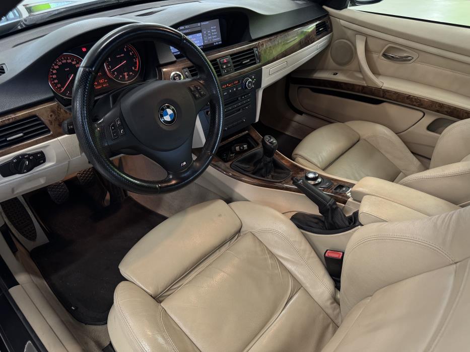 BMW 330 2008