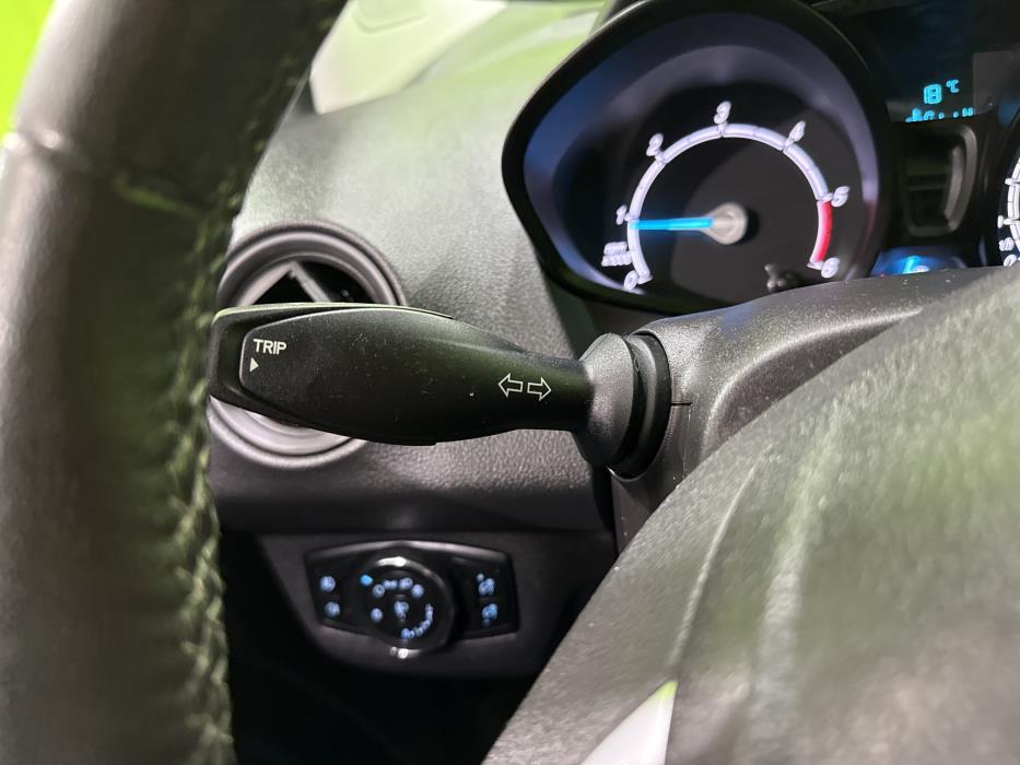 Ford Transit Courier 2021