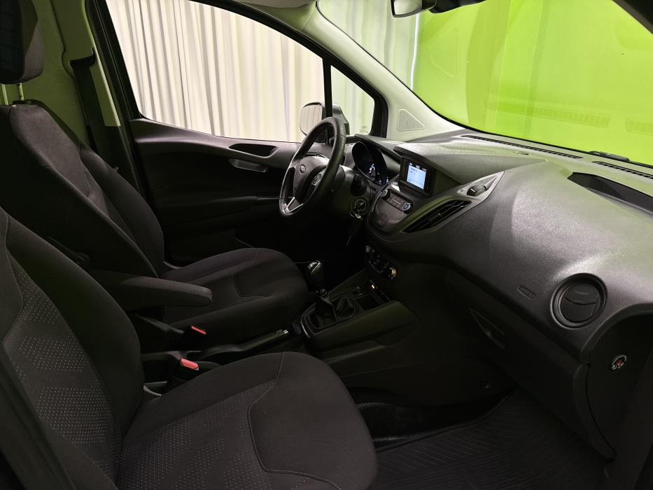 Ford Transit Courier 2021