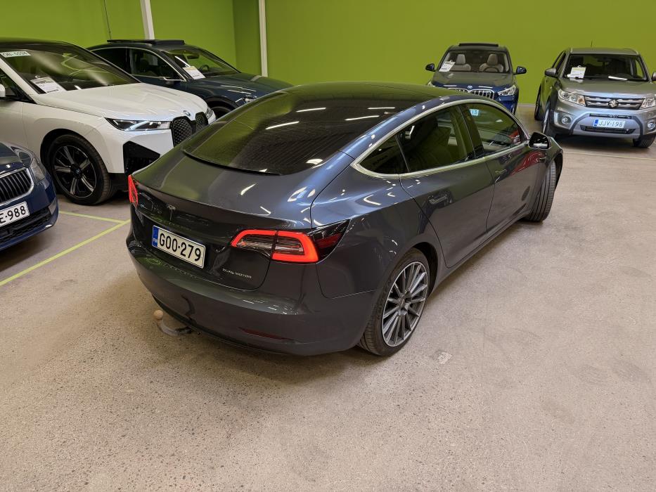 Tesla Model 3 2020