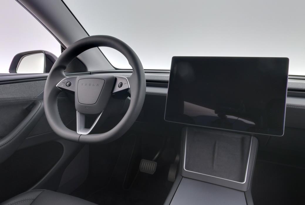 Tesla Model Y 2025