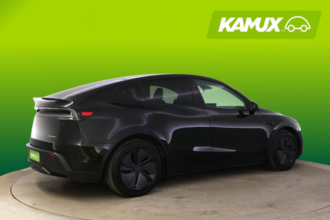 Tesla Model Y 2025