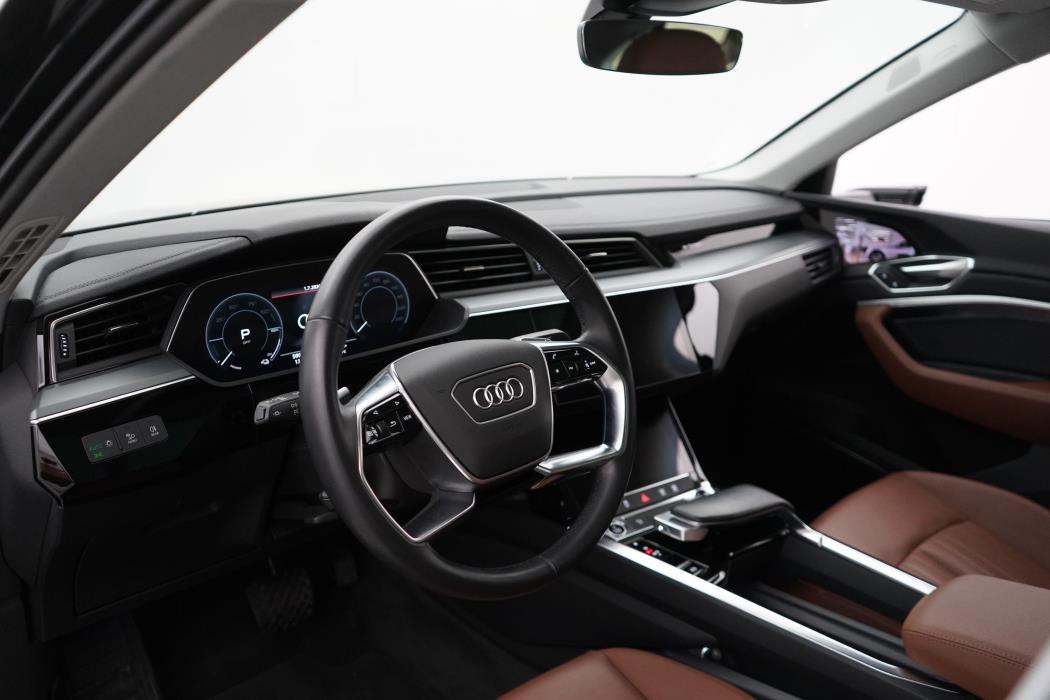 Audi e-tron 2023